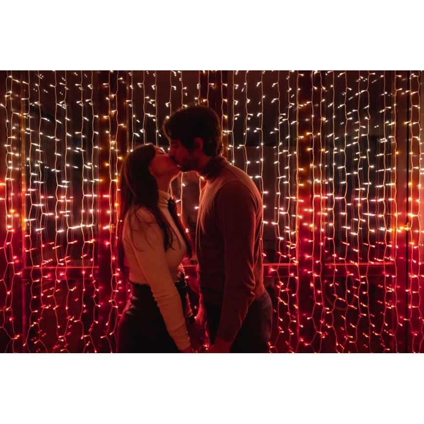 Twinkly - Cortina de Natal LED RGBW regulável para exterior CURTAIN 210xLED 6,1m IP44 Wi-Fi