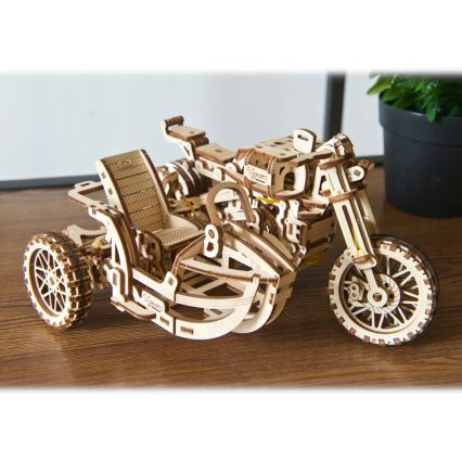 Ugears - Puzzle 3D mecânico de madeira Mota Scrambler com carrinho