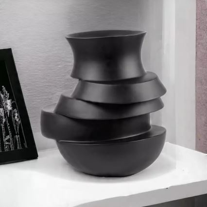 Vaso 38x33x36 cm resina/preto mate