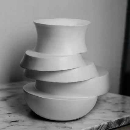 Vaso em resina 38 x 33 x 36 cm, branco