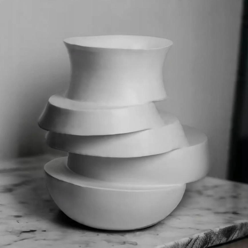 Vaso em resina 38 x 33 x 36 cm, branco