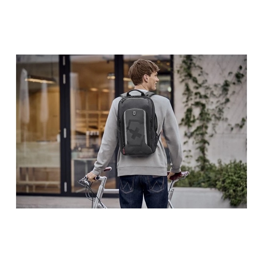 Victorinox - Mochila expansível Touring 2.0 Traveler 33 l preto